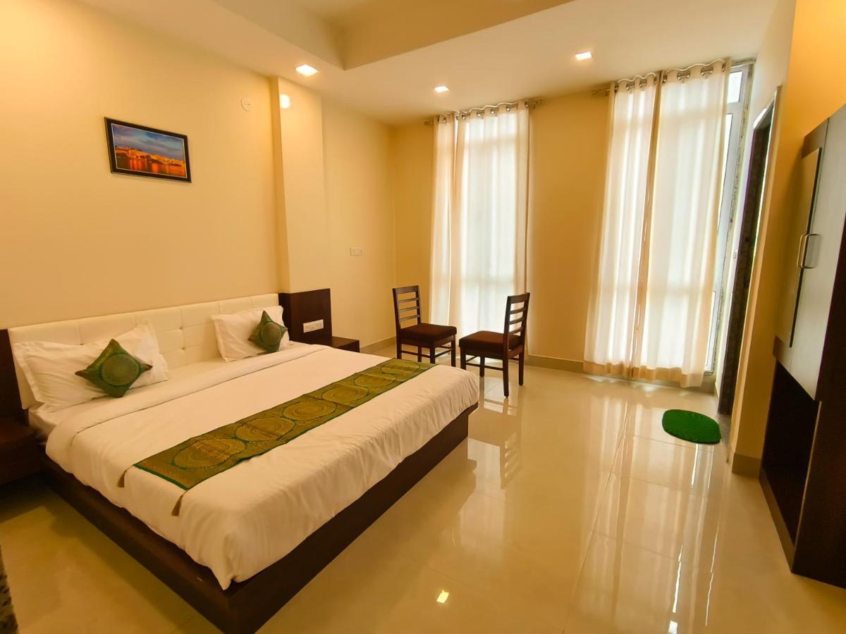 Hotel Veer Palace Near Udaipole อุเดเปอร์ ภายนอก รูปภาพ