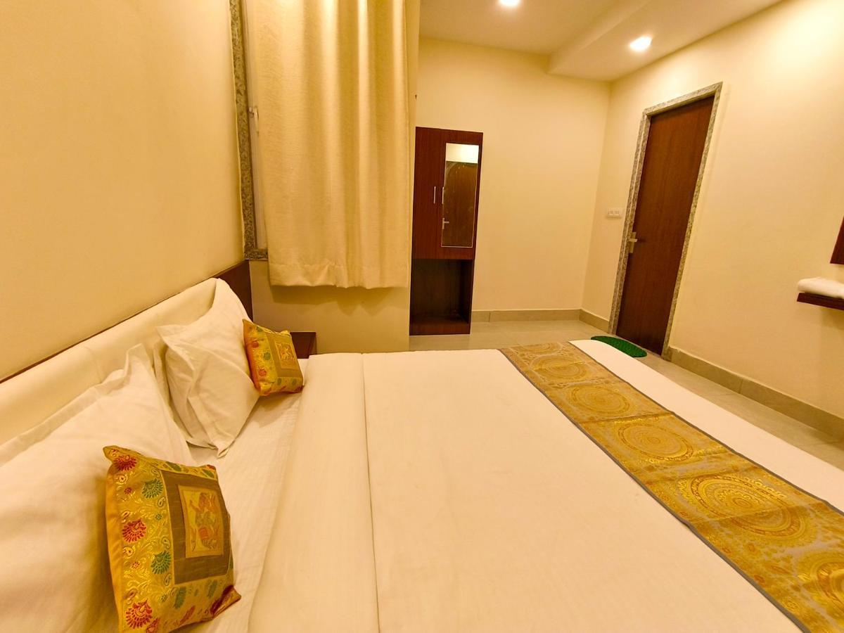 Hotel Veer Palace Near Udaipole อุเดเปอร์ ภายนอก รูปภาพ