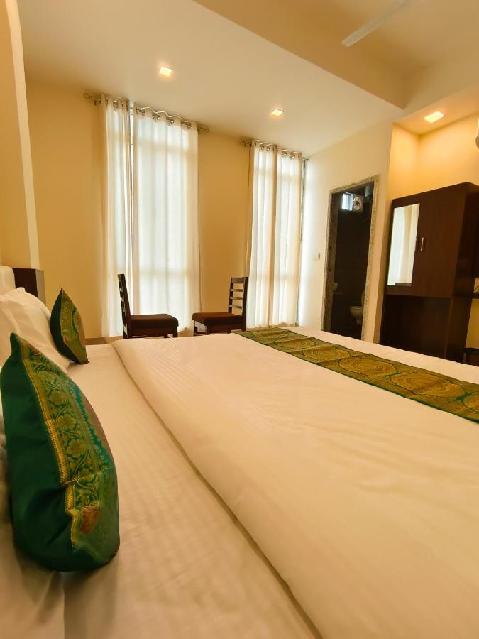Hotel Veer Palace Near Udaipole อุเดเปอร์ ภายนอก รูปภาพ