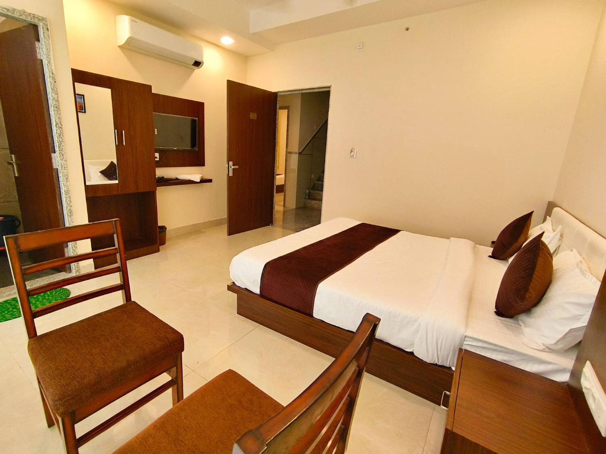 Hotel Veer Palace Near Udaipole อุเดเปอร์ ภายนอก รูปภาพ