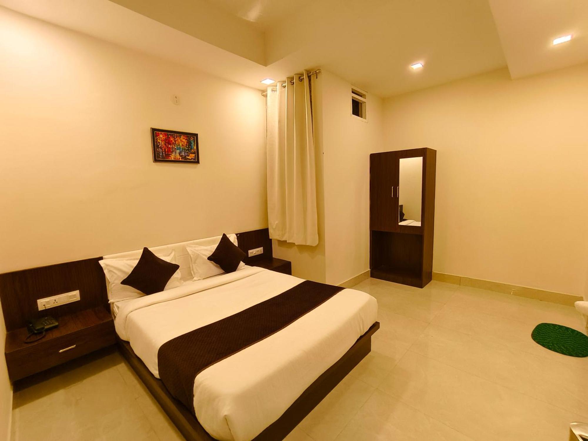 Hotel Veer Palace Near Udaipole อุเดเปอร์ ภายนอก รูปภาพ