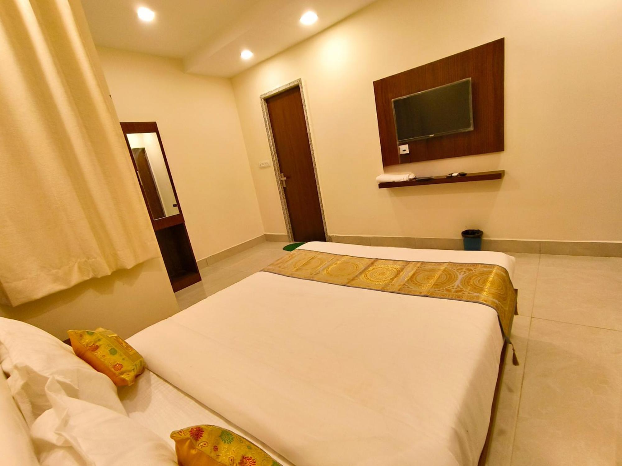 Hotel Veer Palace Near Udaipole อุเดเปอร์ ภายนอก รูปภาพ