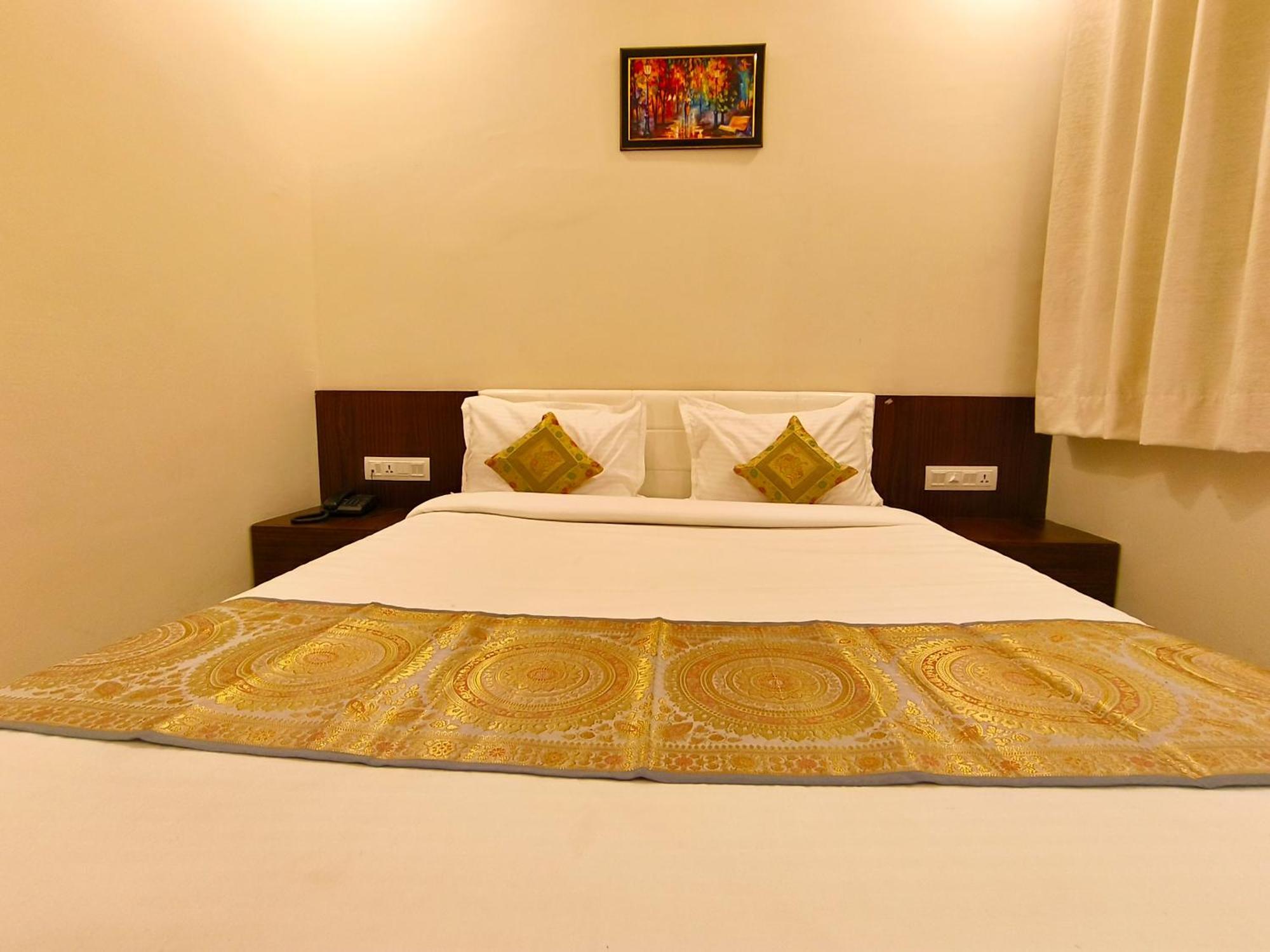 Hotel Veer Palace Near Udaipole อุเดเปอร์ ภายนอก รูปภาพ